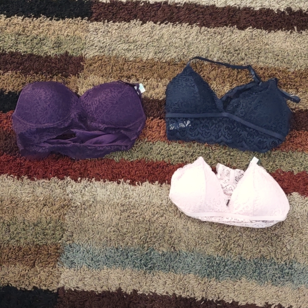3 Lot bras size large